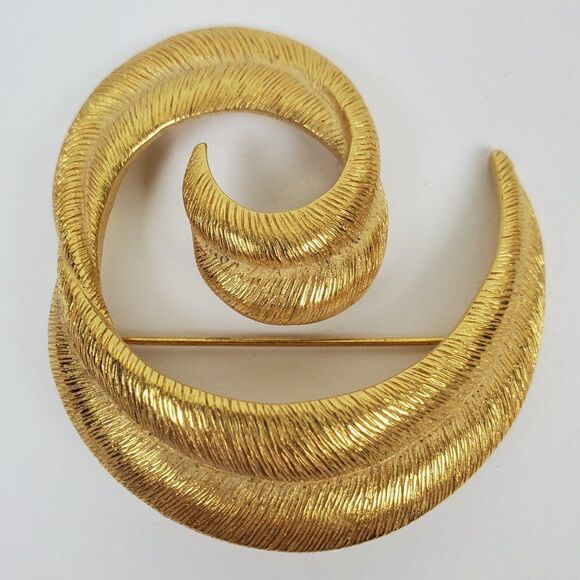 Vintage Brooch Pin Gold Tone Textured Swirl Curl Modernist Statement Cutout MCM - Picture 1 of 9
